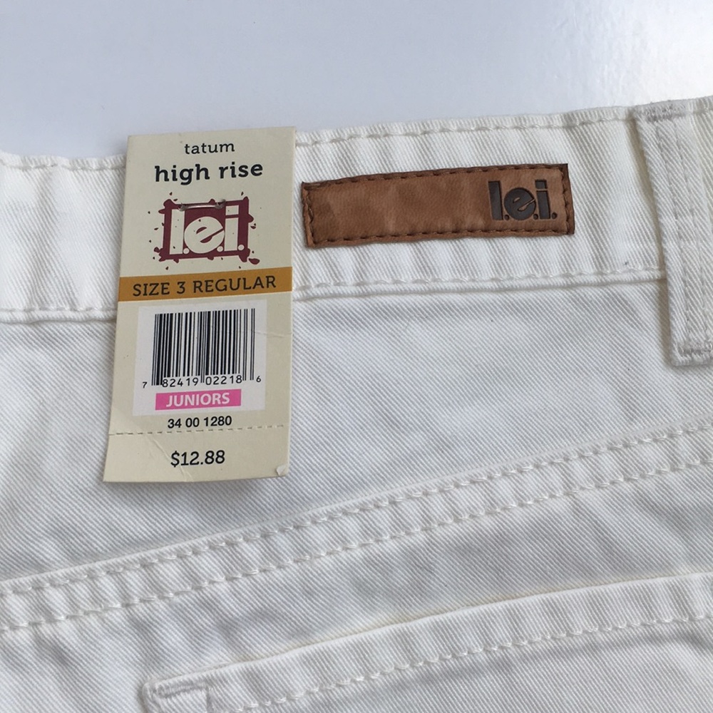 Lei Tatum High Rise Cream Denim Shorts NWT - Picture 6 of 6